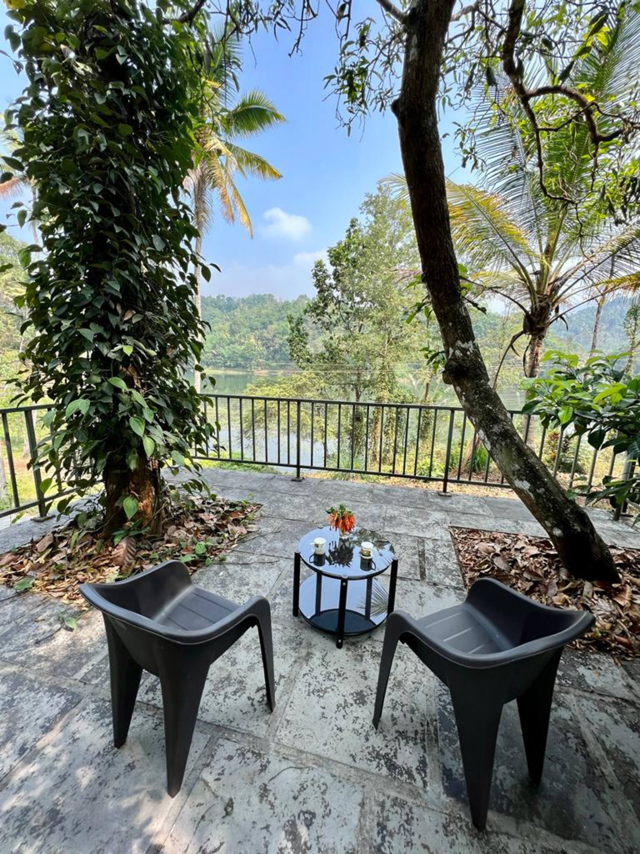 Lakeview Inn, Kallarkutty - Waterfront Homestay 3