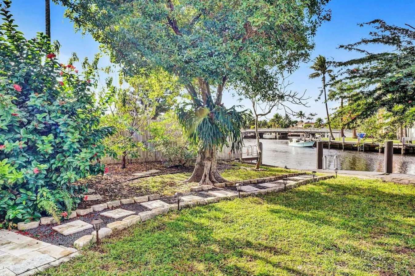 Private Waterfront Home in Wilton Manors Dock & BBQ Minutes From The Beach 20