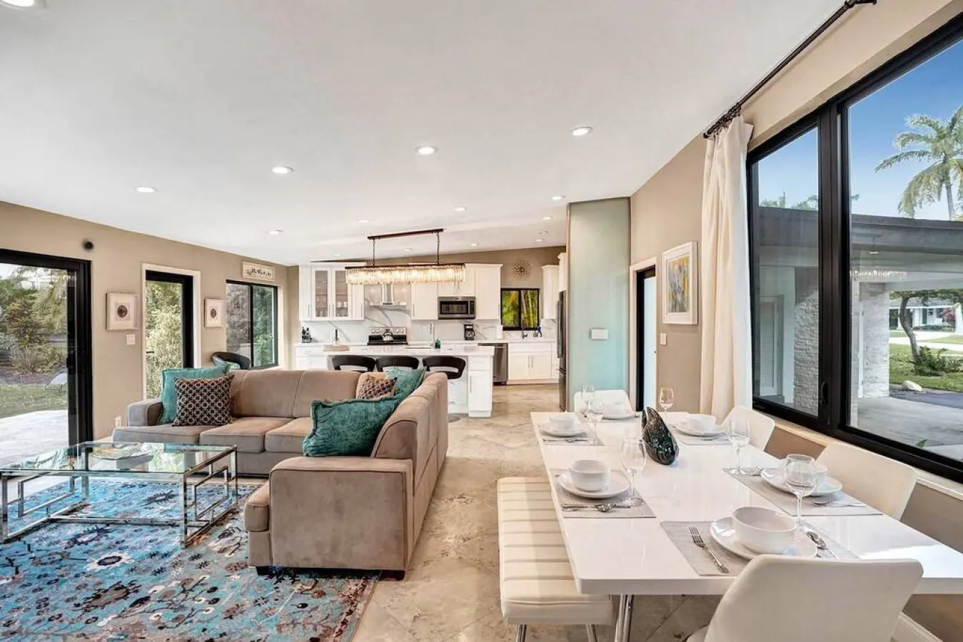 Private Waterfront Home in Wilton Manors | Dock & BBQ | Minutes From The Beach — photo 5