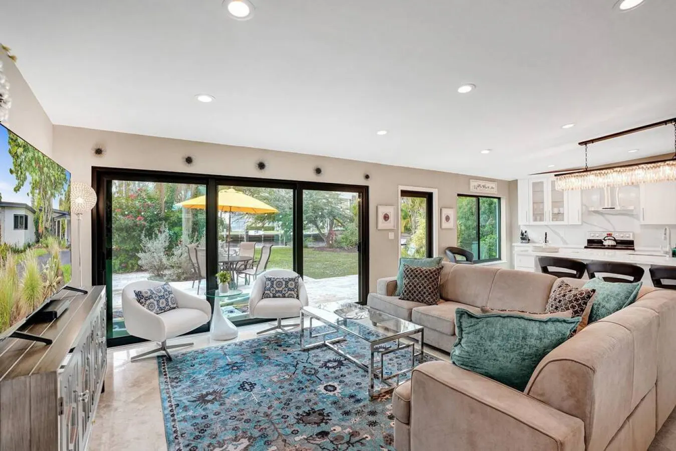 Private Waterfront Home in Wilton Manors Dock & BBQ Minutes From The Beach 6