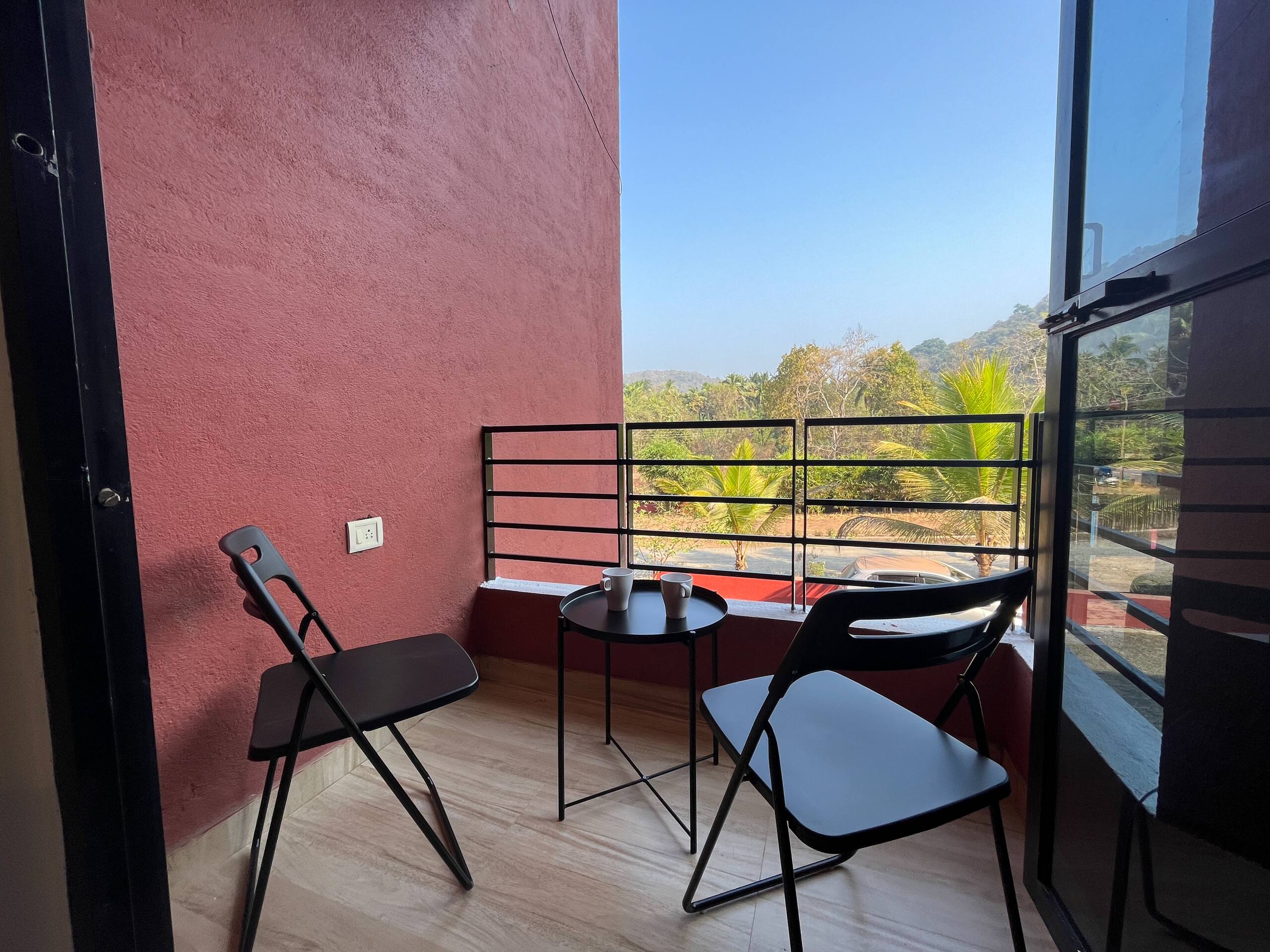 Spacious & Airy Studio · Balcony · Palolem Beach 24