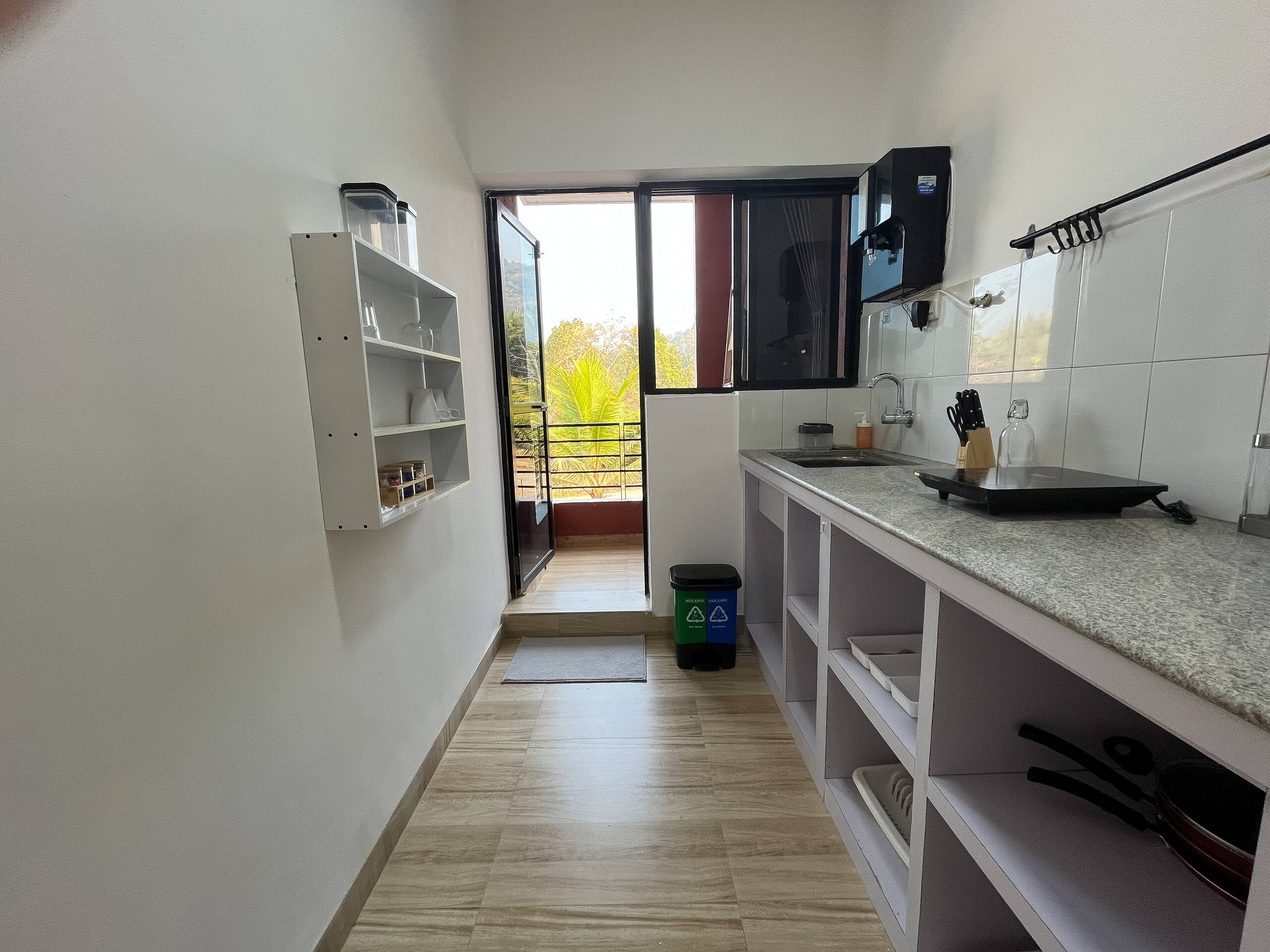 Spacious & Airy Studio · Balcony · Palolem Beach 12