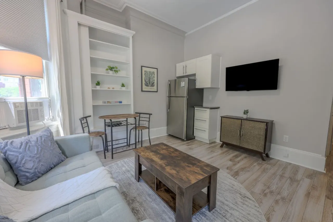 Bright Newbury Street 1 Bedroom 1
