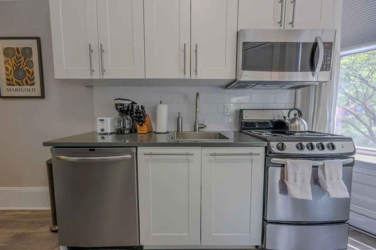 Bright Newbury Street 1 Bedroom 3