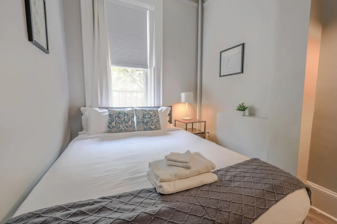 Bright Newbury Street 1 Bedroom 4