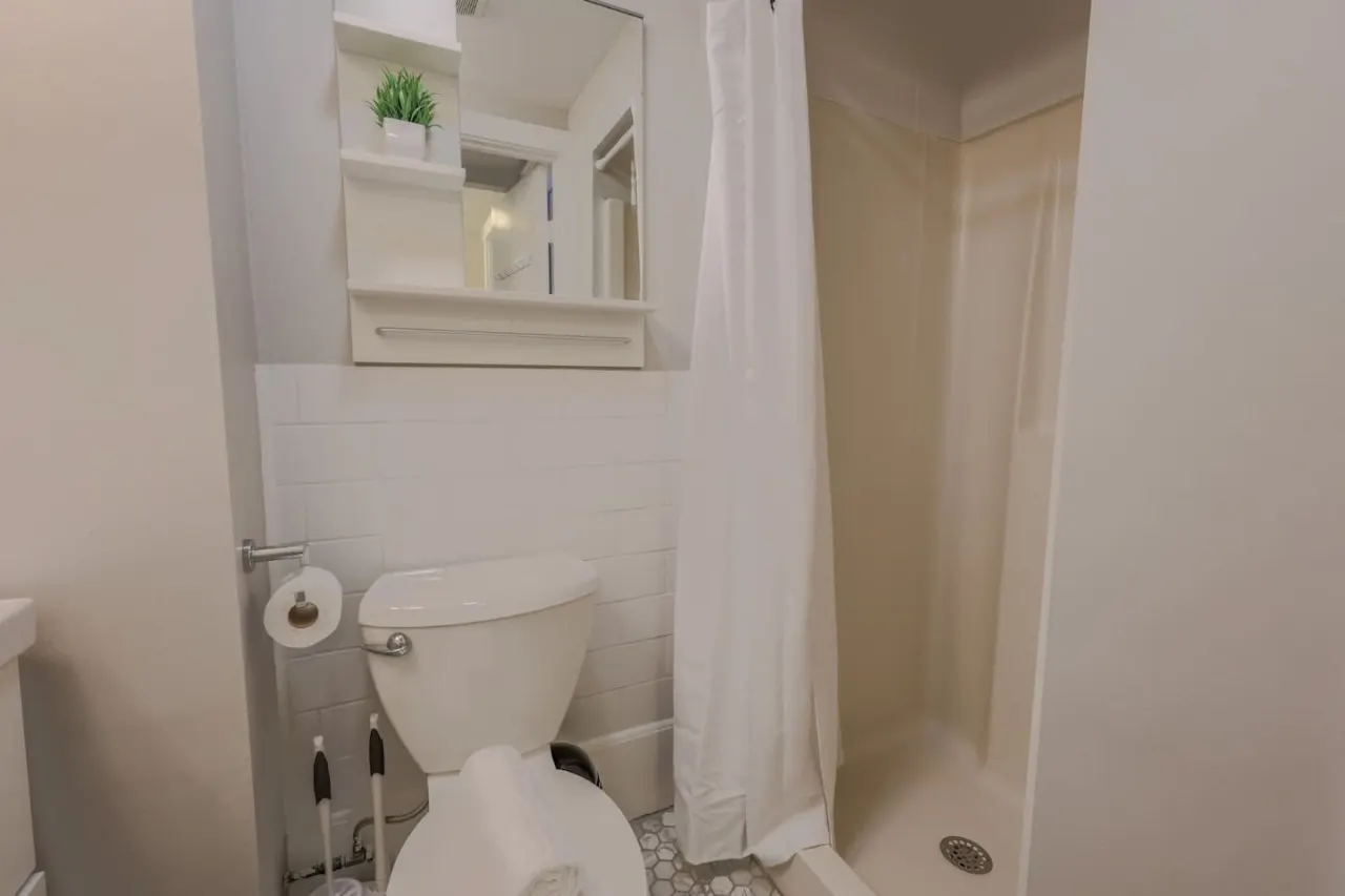 Bright Newbury Street 1 Bedroom 7