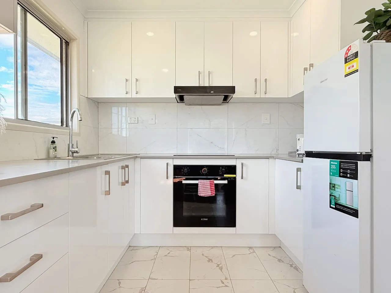 Family Comfort Modern 3BR Retreat 13