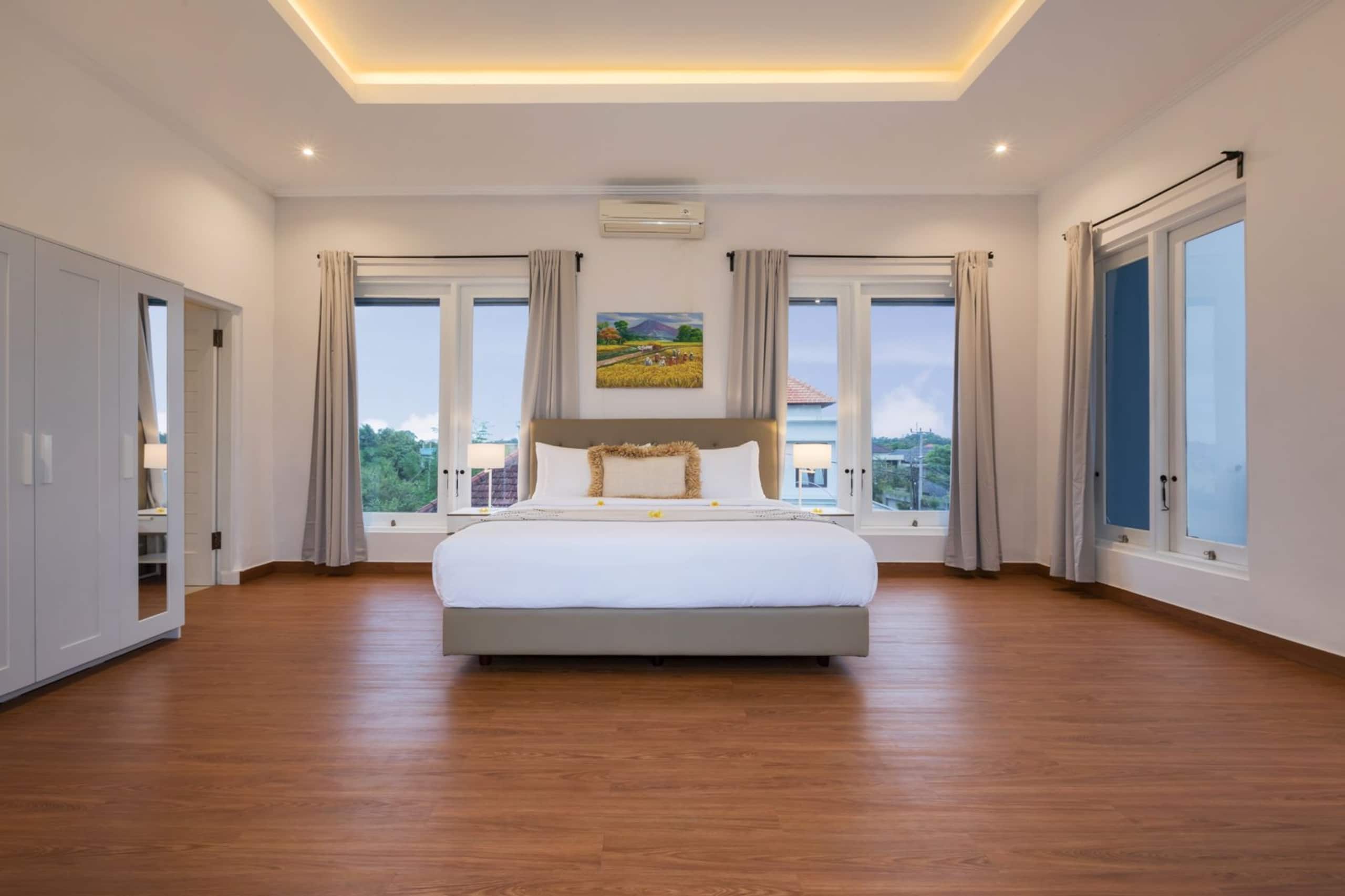 Cheerful 5BR Modern Villa @ Jimbaran with GWK View 11
