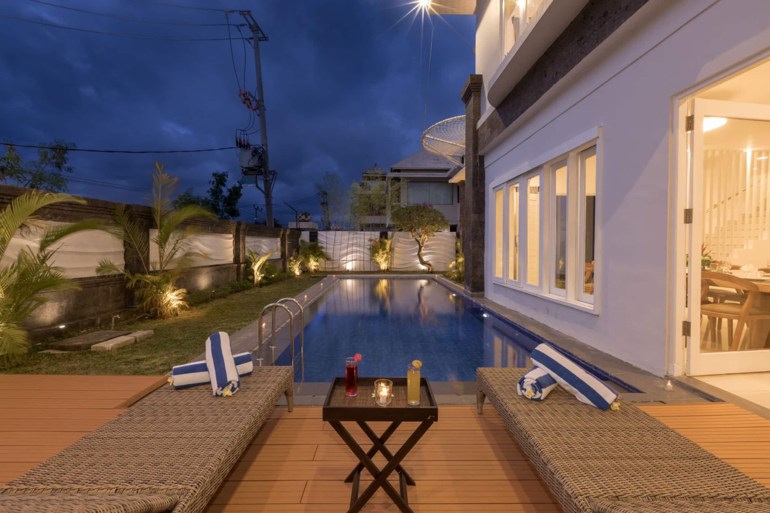 Cheerful 5BR Modern Villa @ Jimbaran with GWK View 24