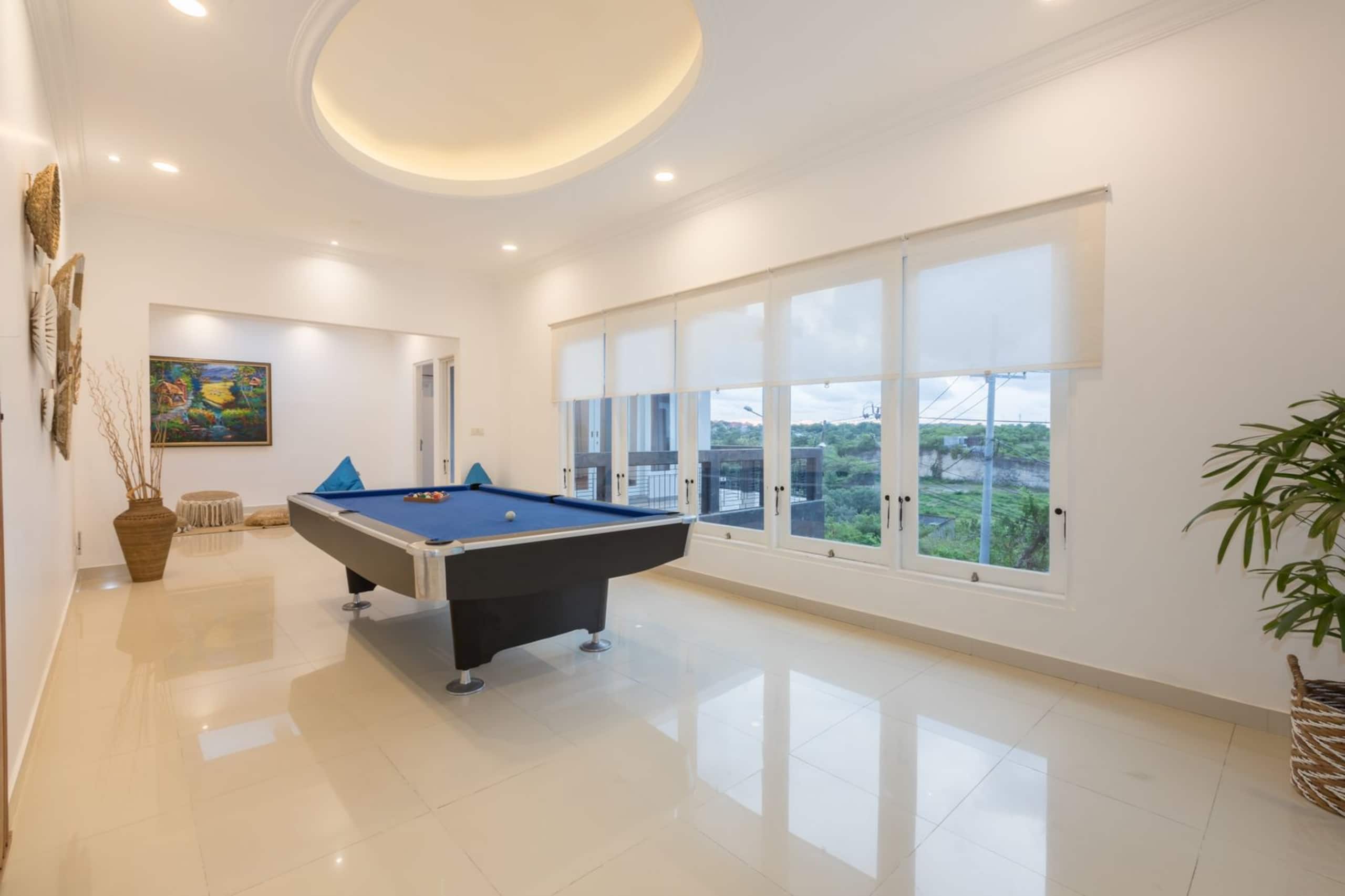 Cheerful 5BR Modern Villa @ Jimbaran with GWK View 25