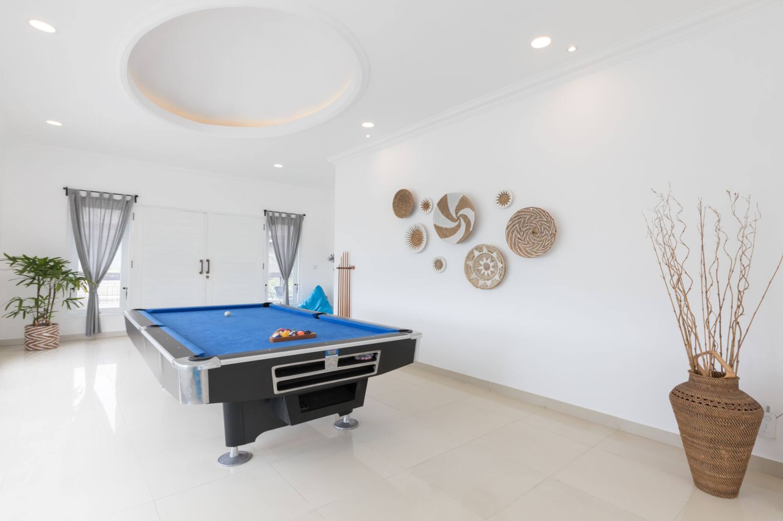 Cheerful 5BR Modern Villa @ Jimbaran with GWK View 26