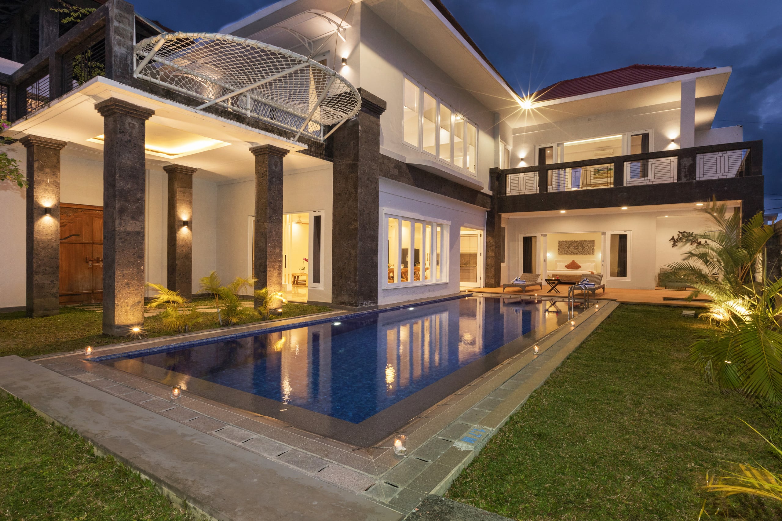 Cheerful 5BR Modern Villa @ Jimbaran with GWK View 7
