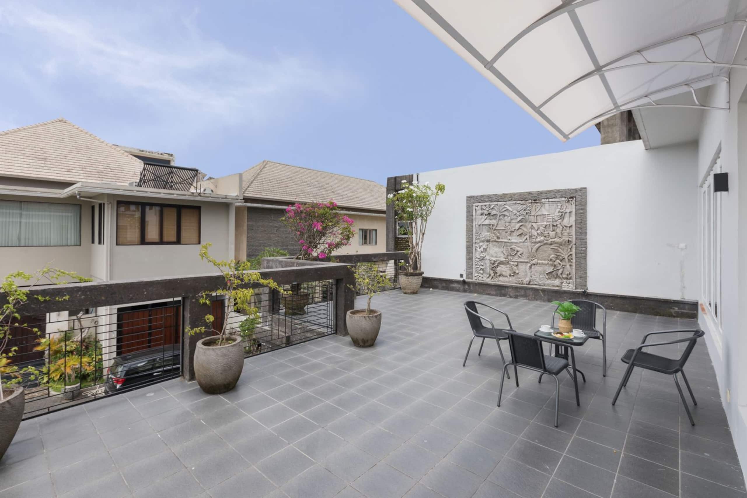 Cheerful 5BR Modern Villa @ Jimbaran with GWK View 21