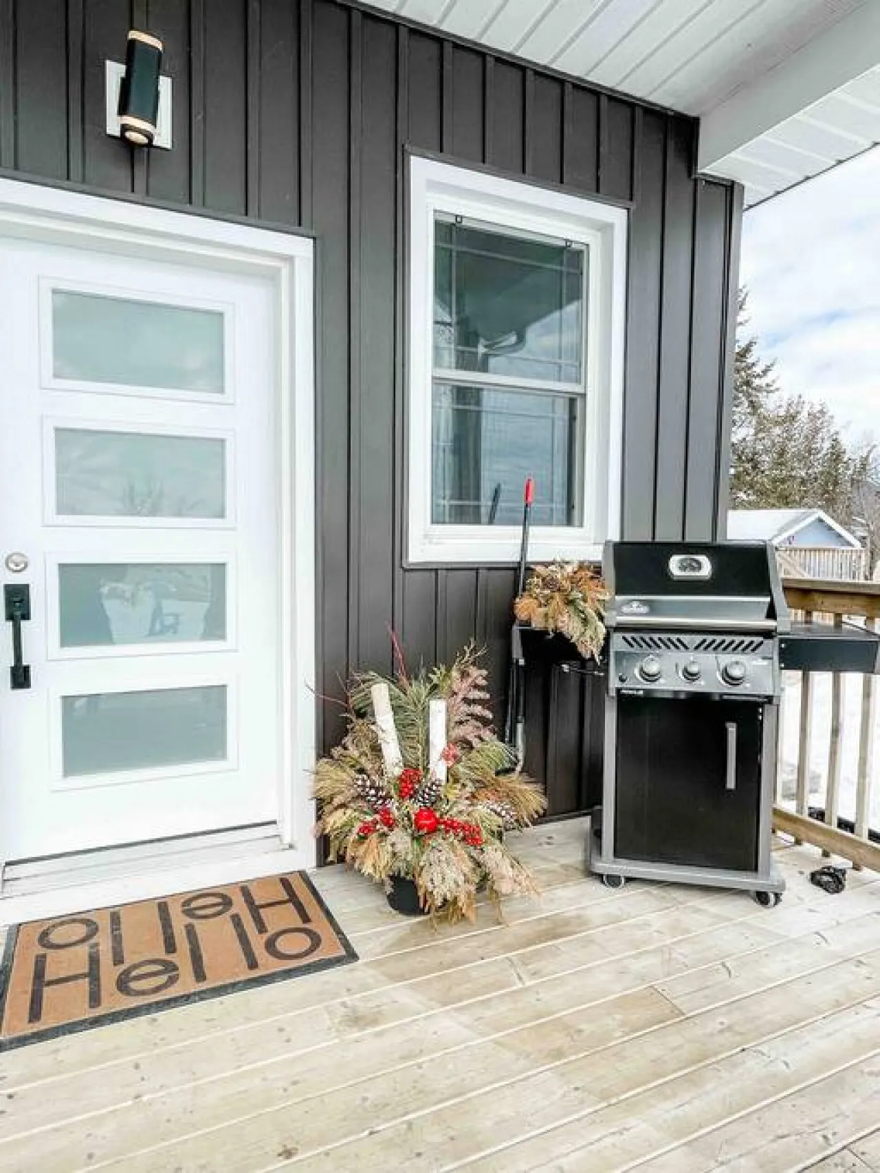 Coastal Hideaway - Lakeside with Hot Tub 12