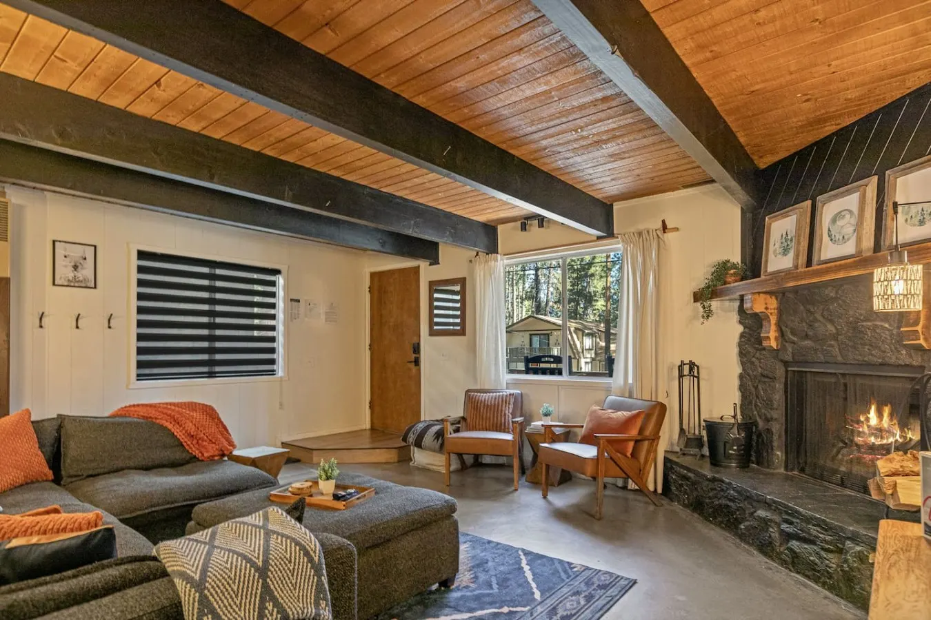 Gambrel Boho Cabin Vibes, Hot Tub & Firepit 11