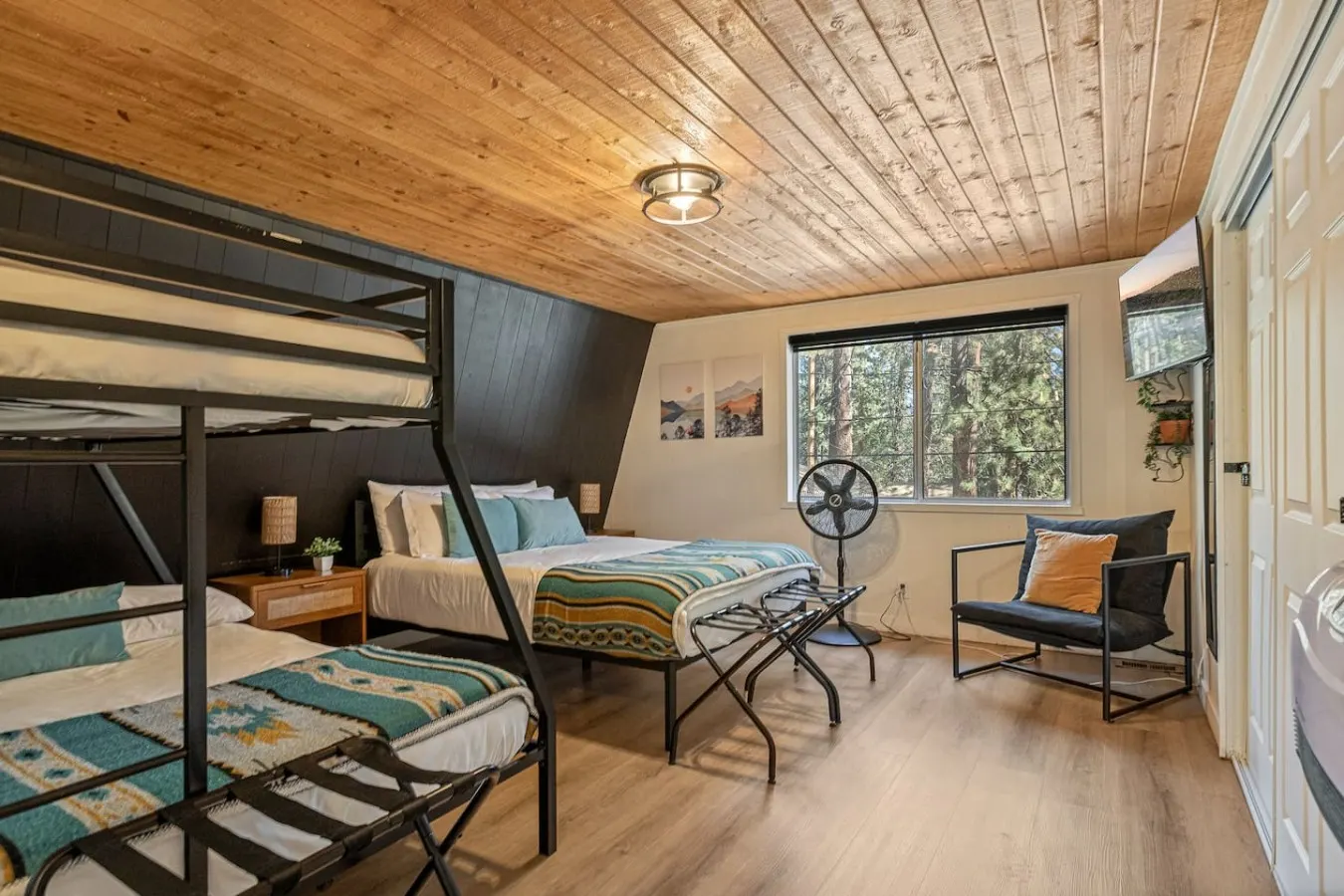 Gambrel Boho Cabin Vibes, Hot Tub & Firepit 18