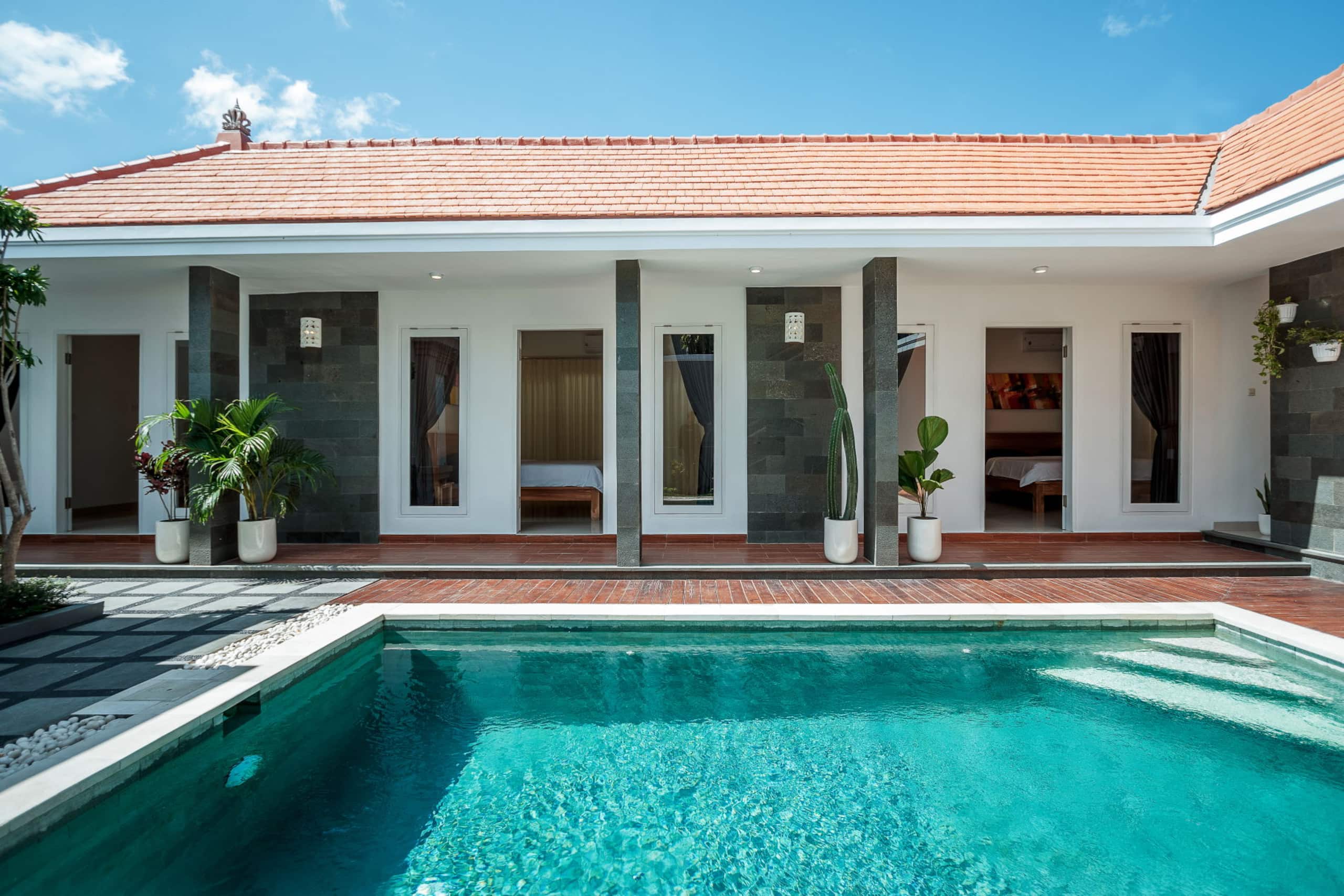Amazing Villa in Oberoi Top Location 35