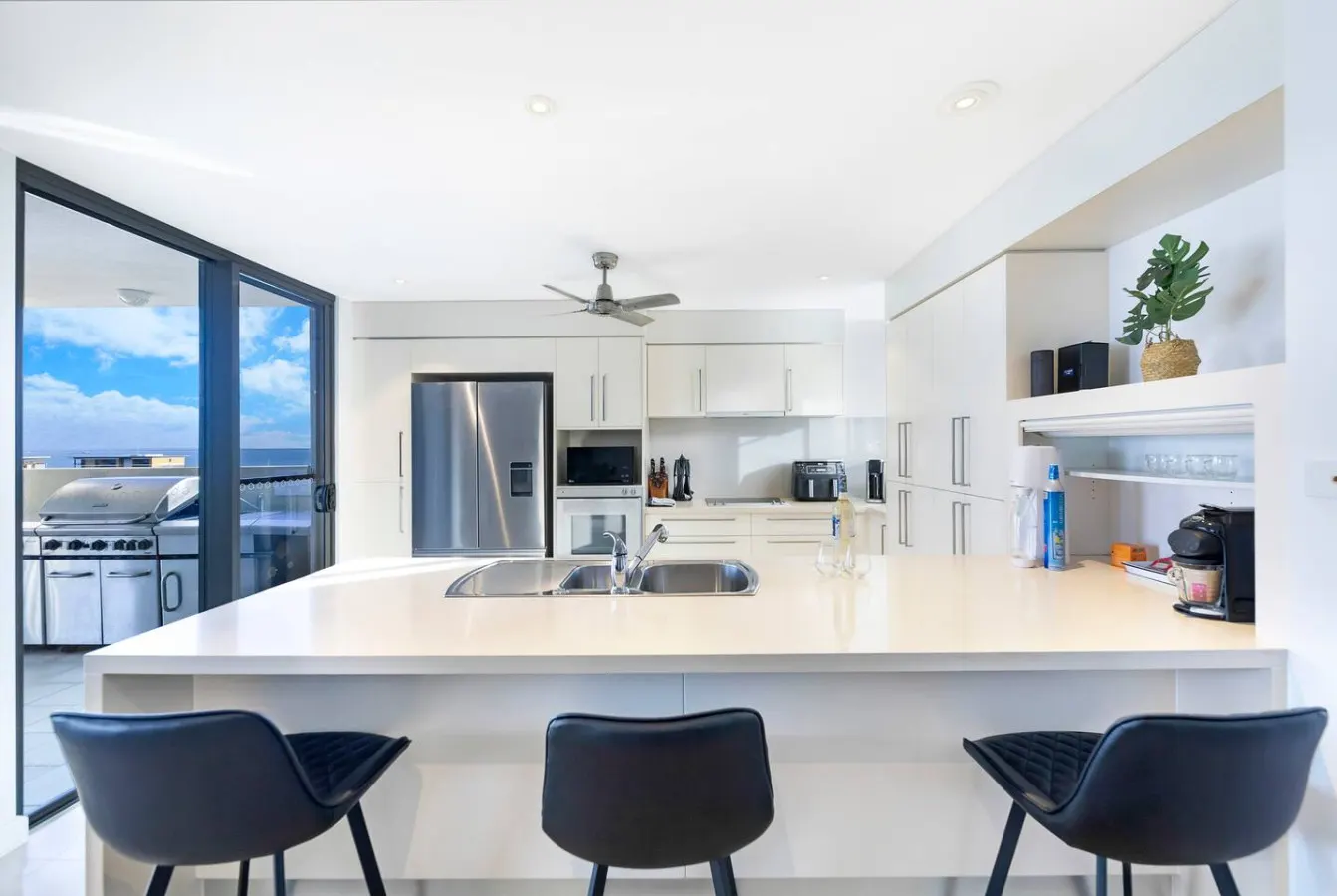 Zen At Arkaba ~ 3BR Luxury apt in Darwin City overlooking Waterfront Precinct 9