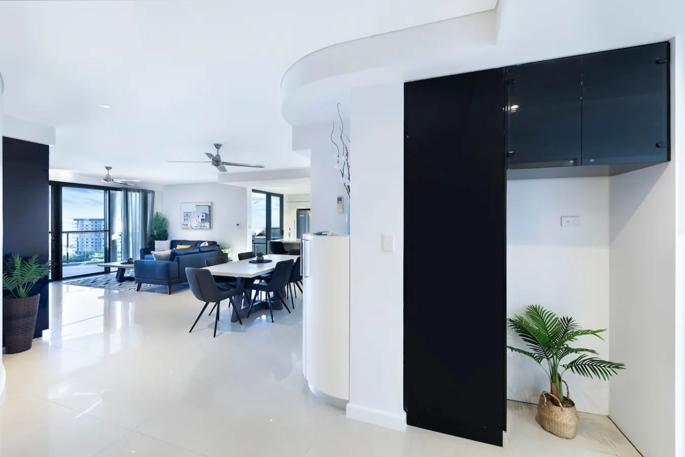 Zen At Arkaba ~ 3BR Luxury apt in Darwin City overlooking Waterfront Precinct 13