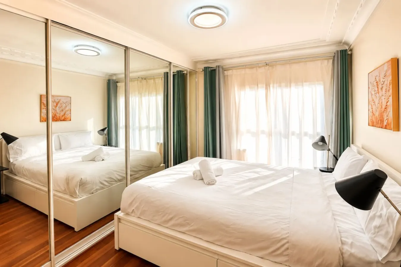 3BR Mascot House 3 Queen Beds Walk to Station 11
