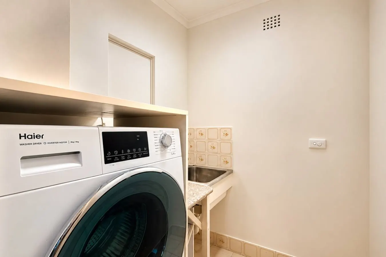 3BR Mascot House 3 Queen Beds Walk to Station 14
