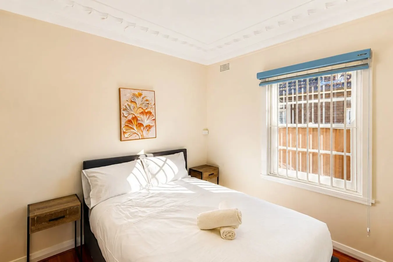 3BR Mascot House 3 Queen Beds Walk to Station 17