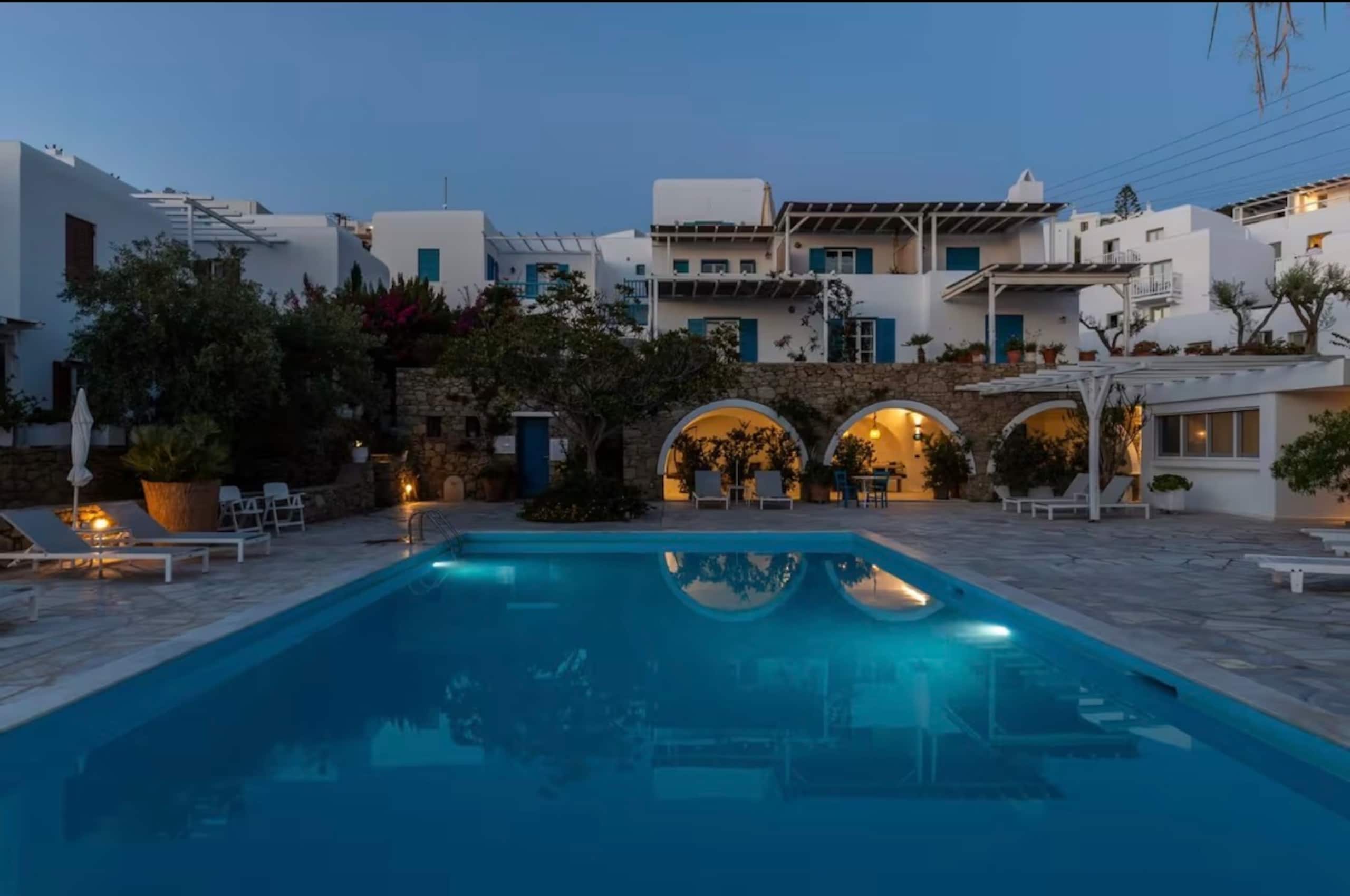 Charming Penthouse in the heart of Mykonos Town 9