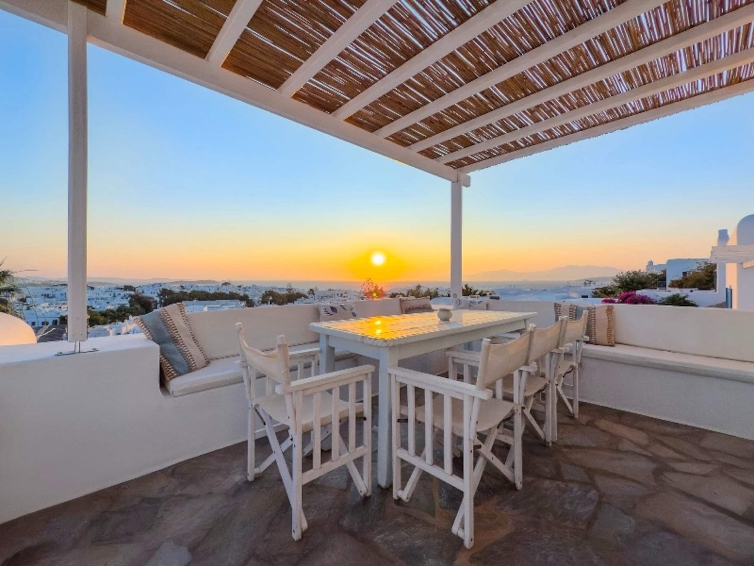 Charming Penthouse in the heart of Mykonos Town — photo 2