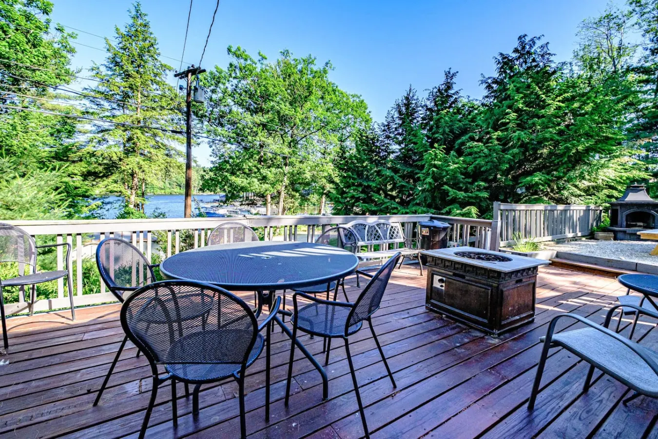 Sandy Feet Retreat- Waterfront in Kettle Cove on Sebago 8