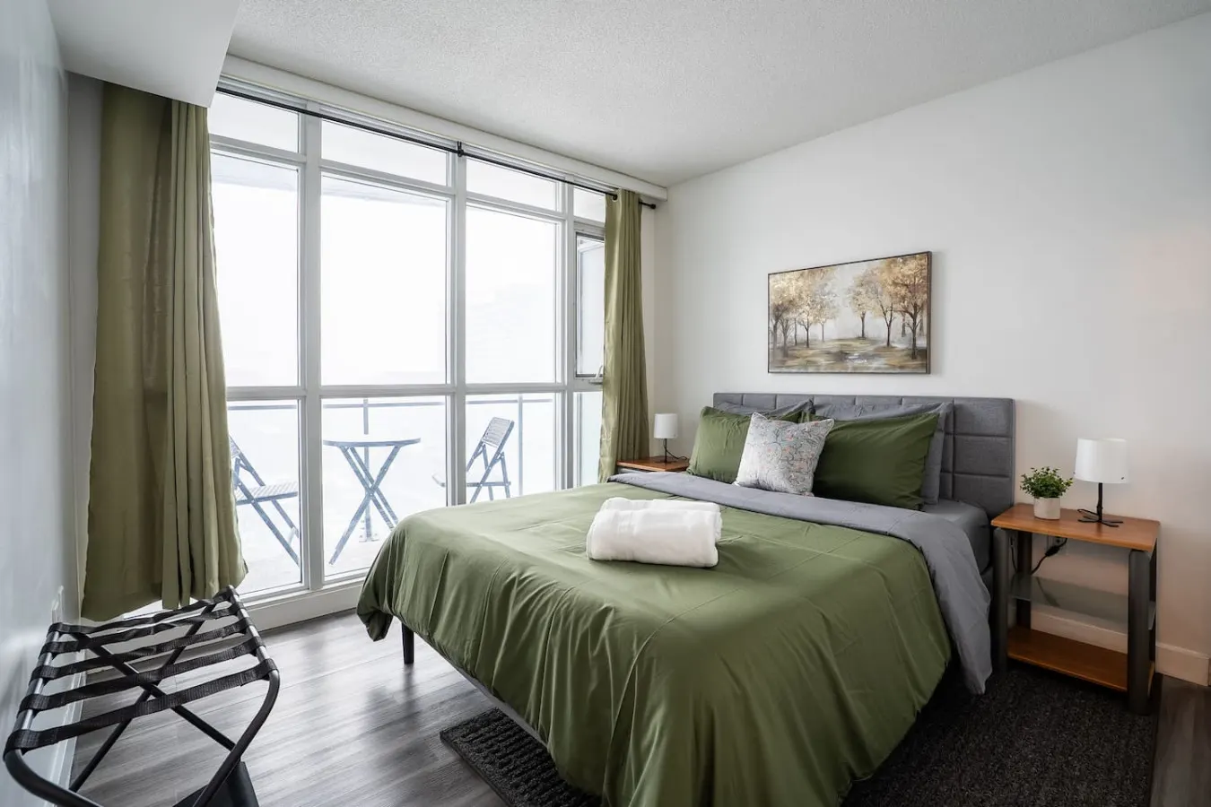 Bright City 1BR Walk Everywhere Sleeps 4 2