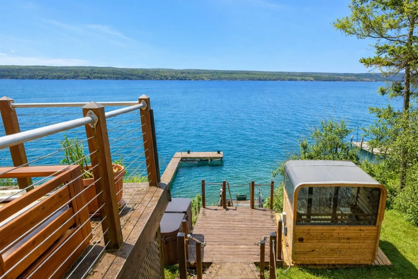 Seneca Lakefront: Sauna, Hot Tub & Game Room