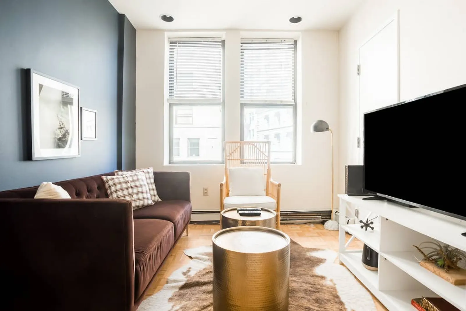 Airy 2br Apt Downtown Boston - Smart Lock Entry 2