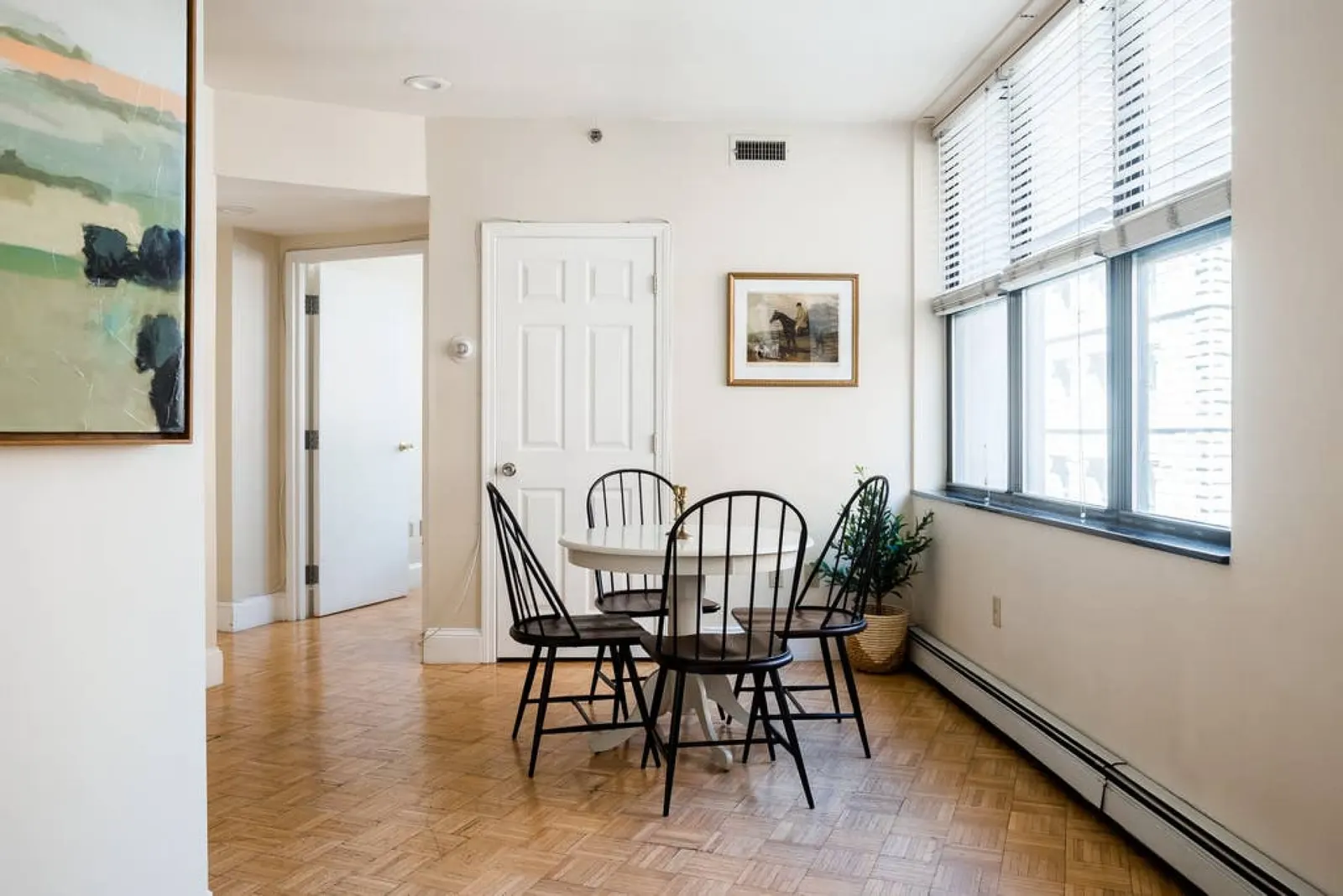 Airy 2br Apt Downtown Boston - Smart Lock Entry 8