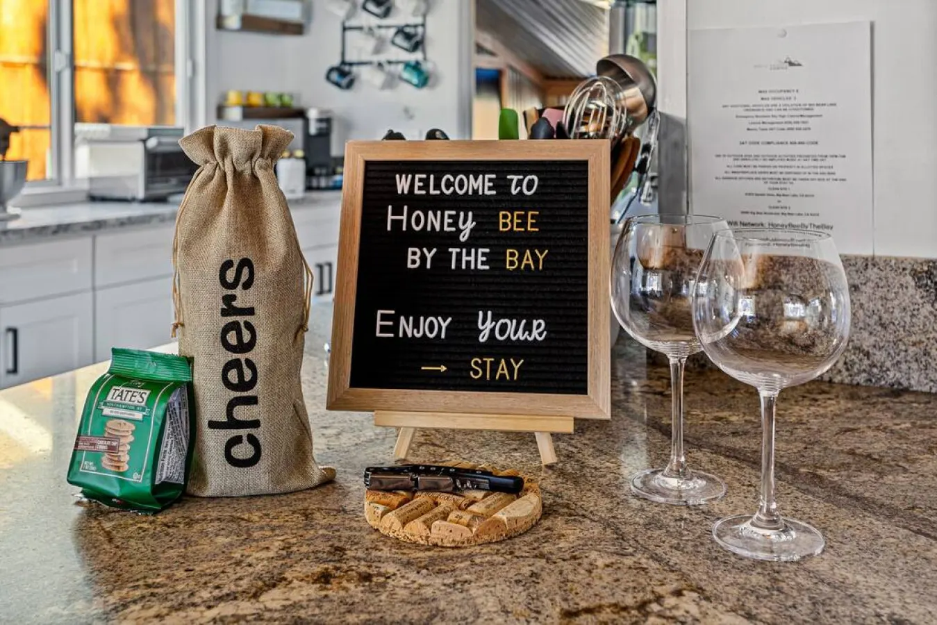Honeybee Cabin By the Lake, Hot Tub & EV charger 11