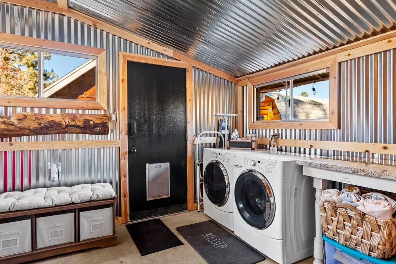 Honeybee Cabin By the Lake, Hot Tub & EV charger 19