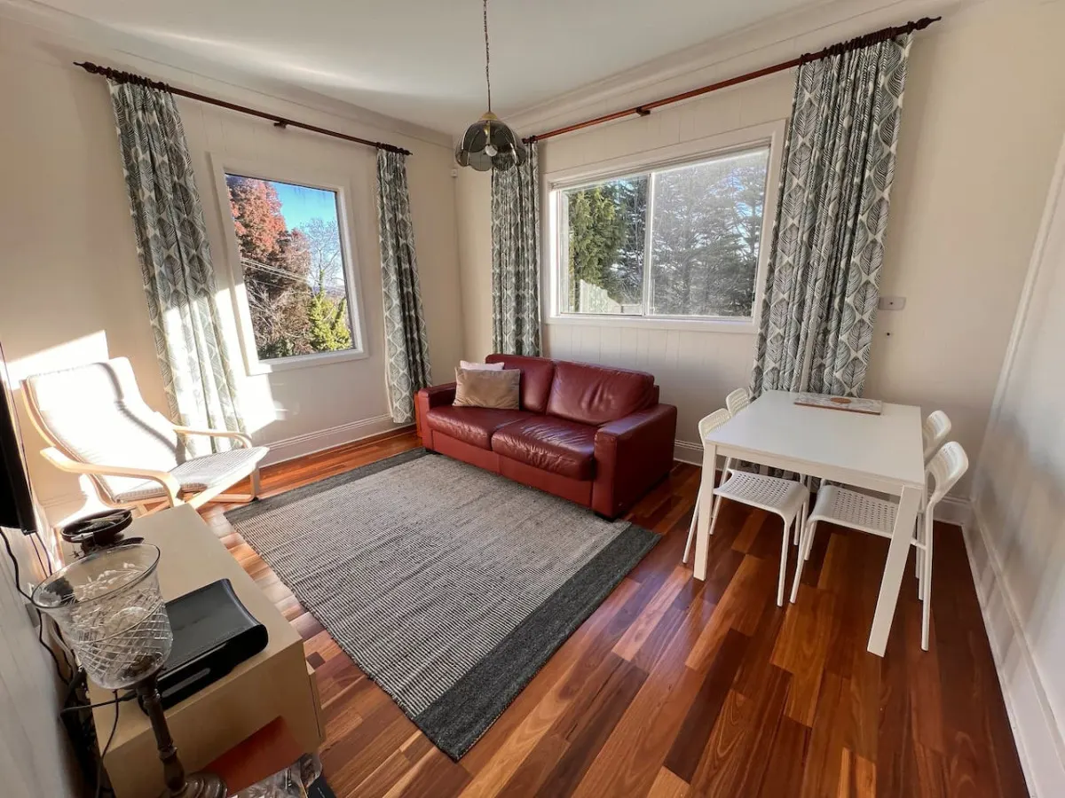 Alkira Cottage: Cozy, Comfortable, and Convenient