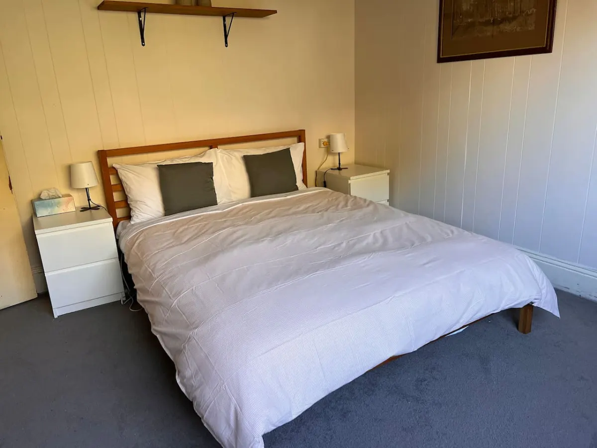 Alkira Cottage: Cozy, Comfortable, and Convenient 11
