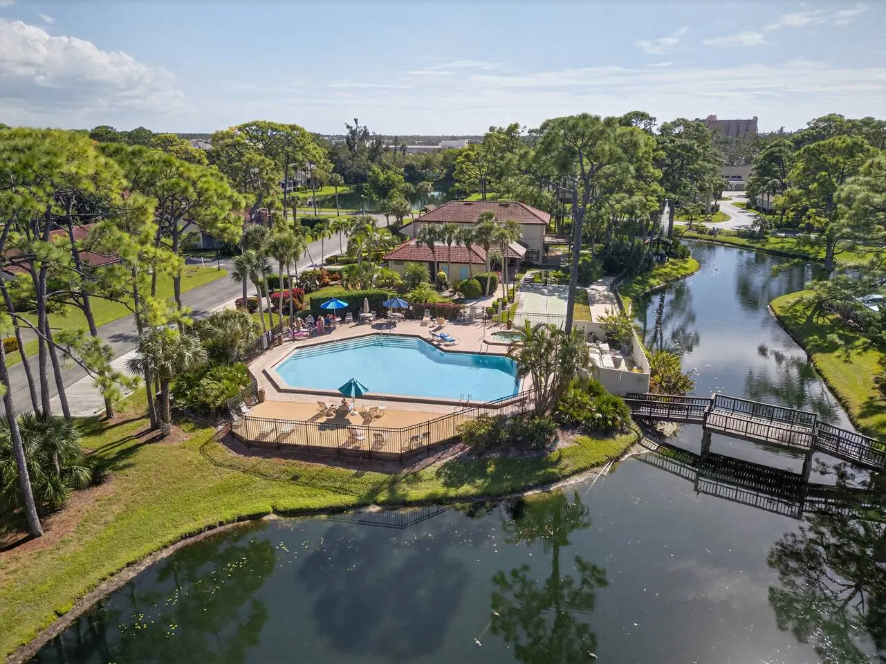 Florida Oasis Fully Equipped • 12 Min to Beaches