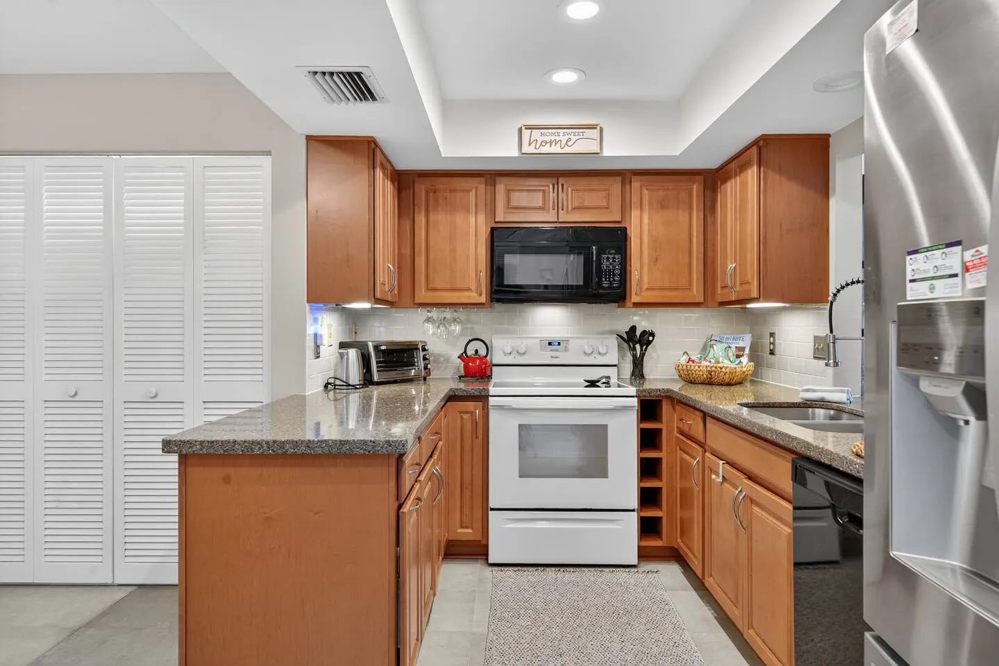 Florida Oasis Fully Equipped 12 Min to Beaches 16