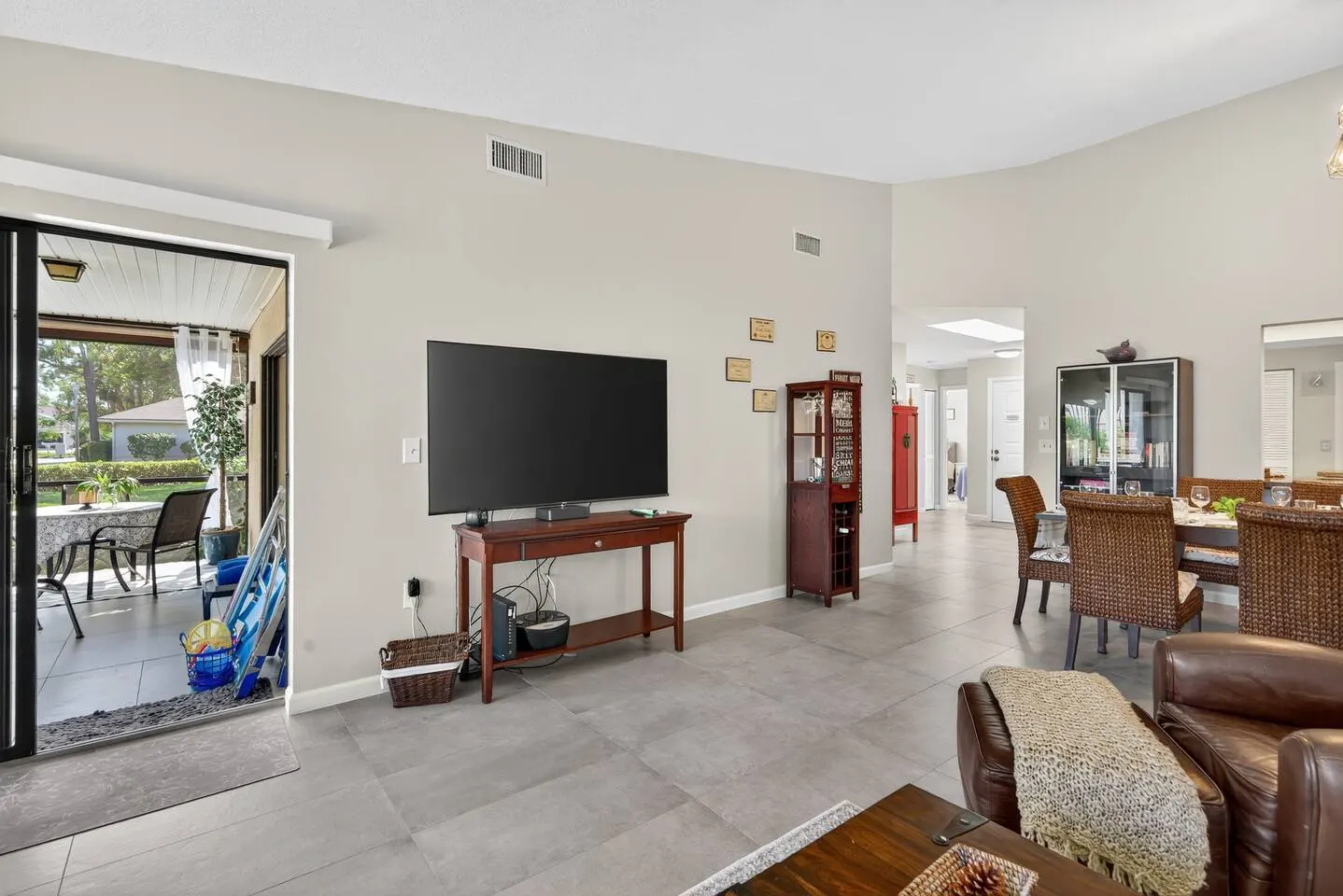 Florida Oasis Fully Equipped 12 Min to Beaches 8
