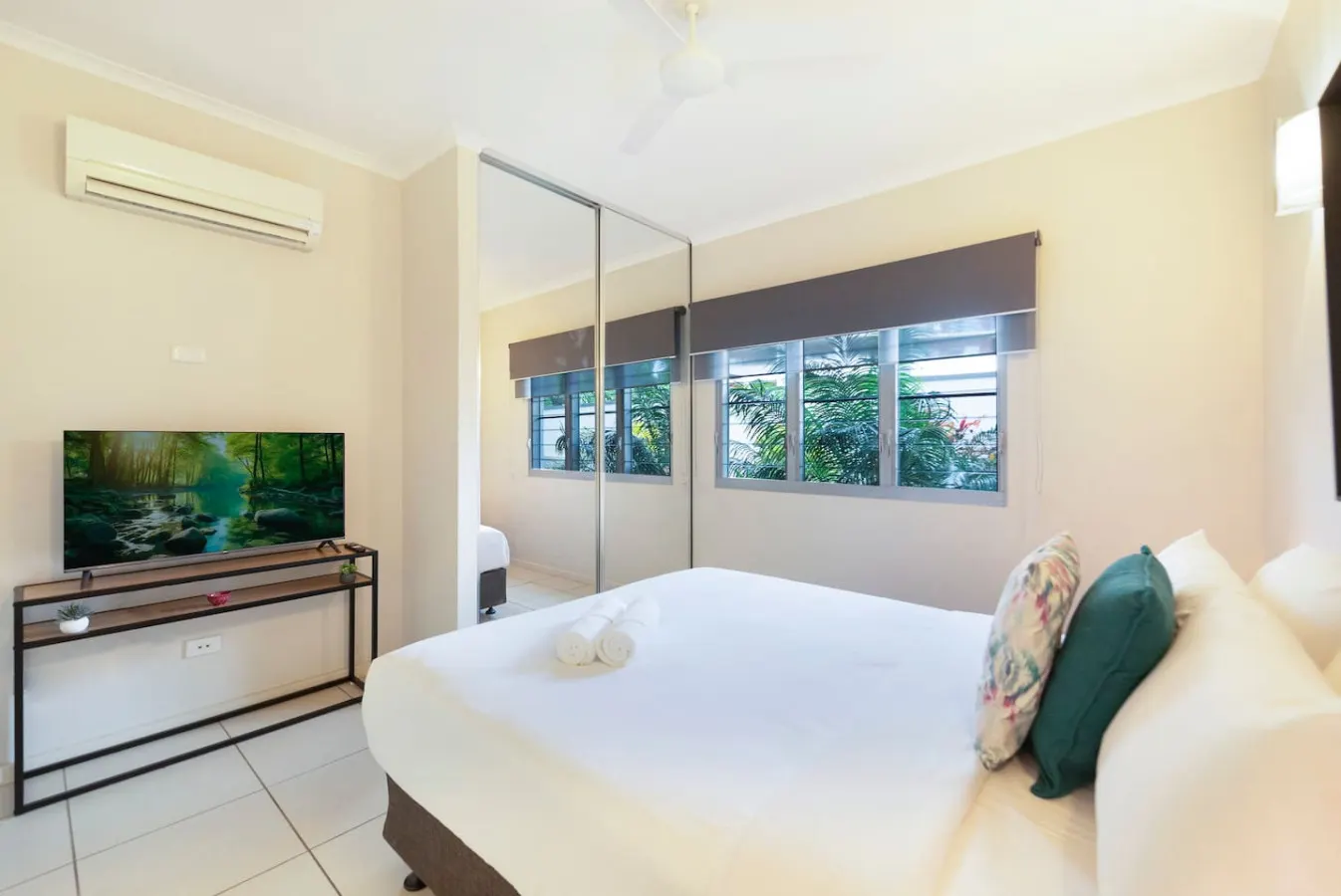Zen Saltwater Retreat: balcony ~ pool ~ seaview 3