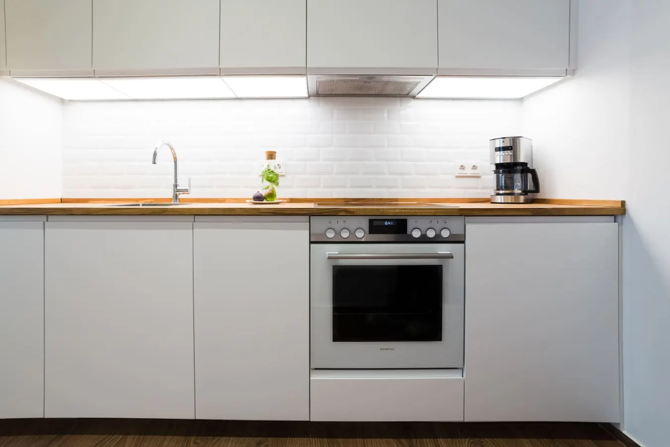 3 Bedroom & 90qm Apartment in Charlottenburg 16