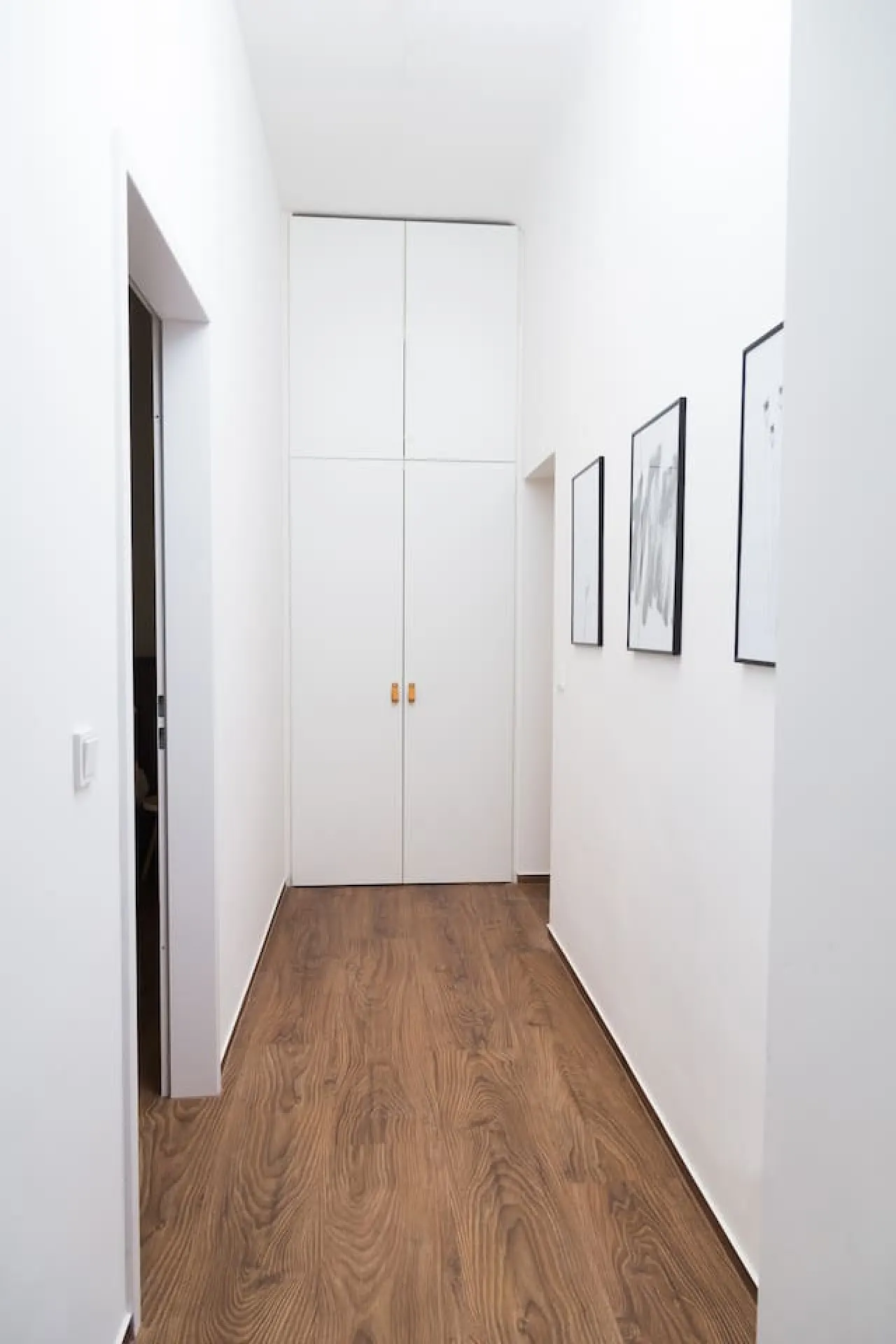3 Bedroom & 90qm Apartment in Charlottenburg 18