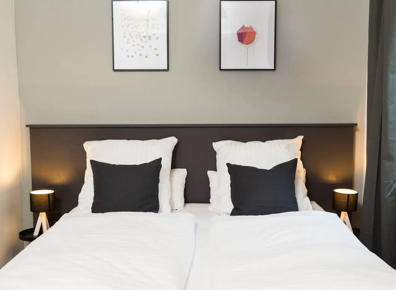 3 Bedroom & 90qm Apartment in Charlottenburg 20