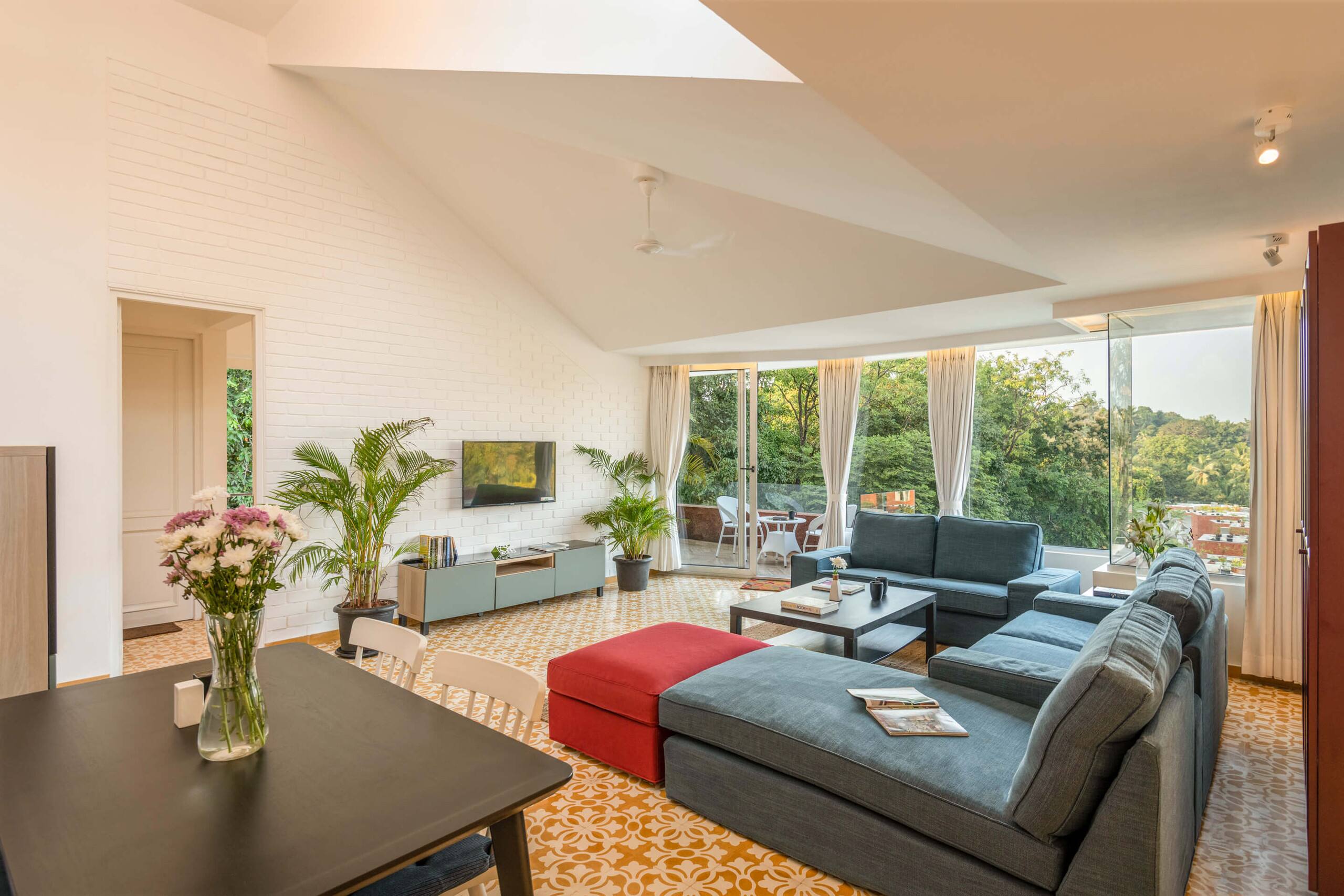 ElSereno|Spacious 2BHK Apt|AC|10m to Vagator|Pool 10