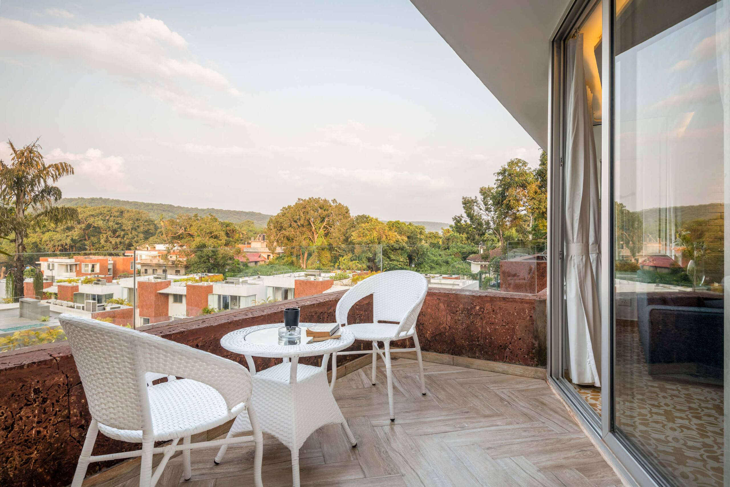ElSereno|Spacious 2BHK Apt|AC|10m to Vagator|Pool 13