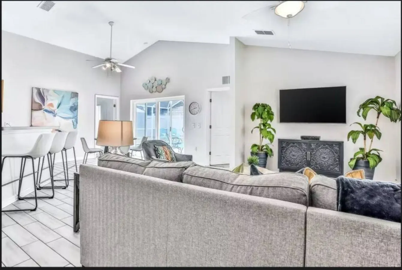 Elegant Large Private Home with Heated Pool! 11
