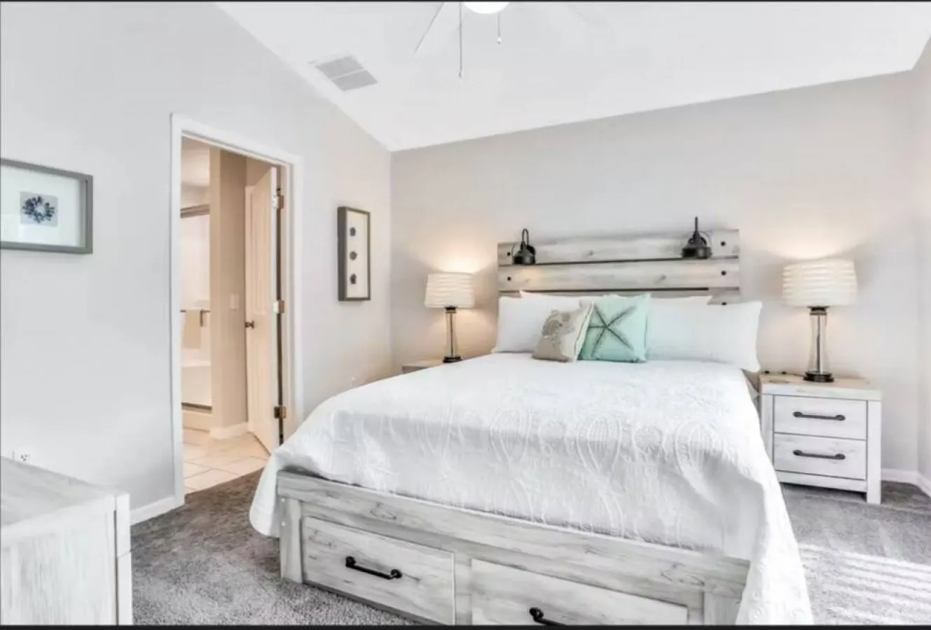 Elegant Large Private Home with Heated Pool! 18