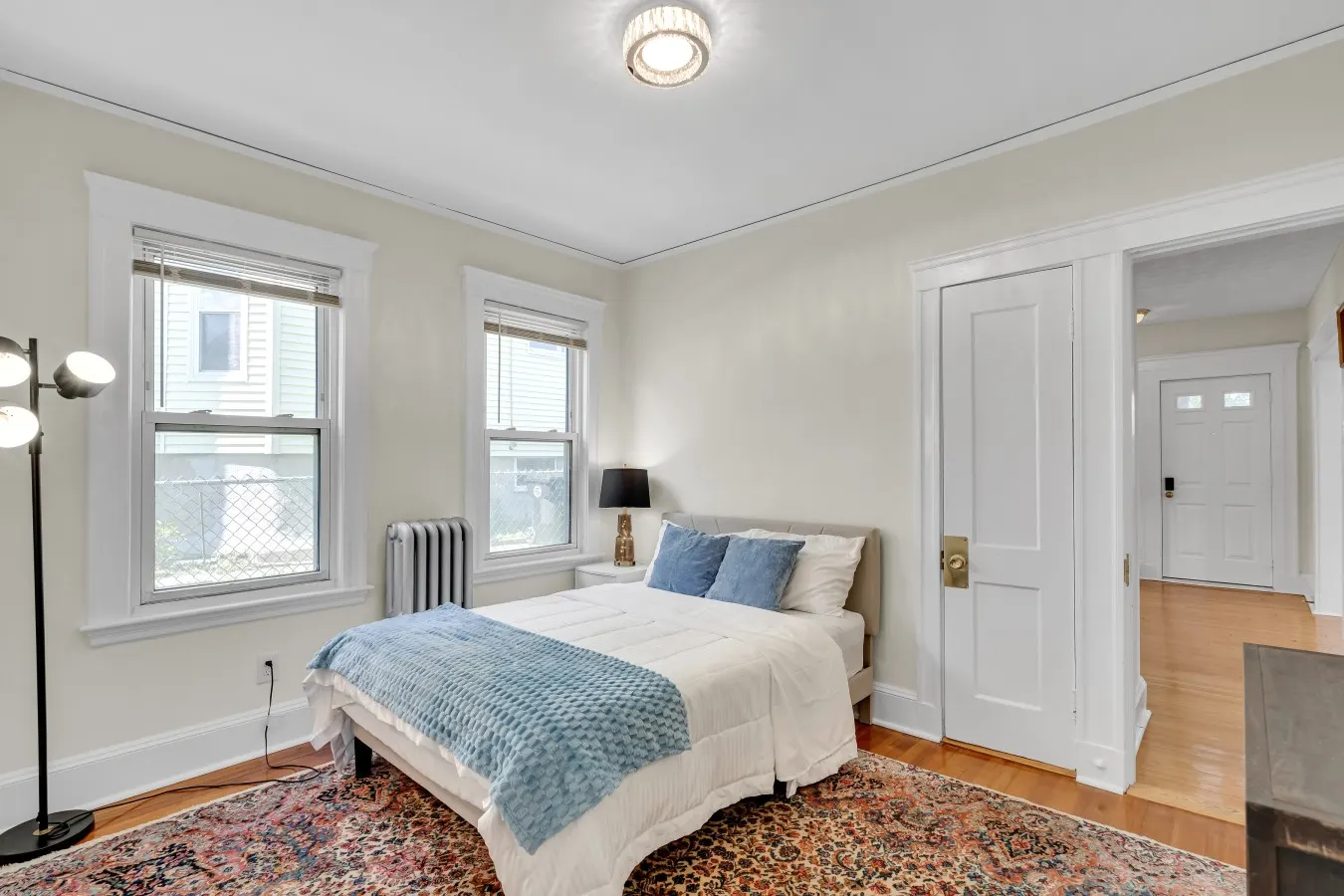 Sunny & Spacious 2BR Apartment Near Harvard | Long Stays