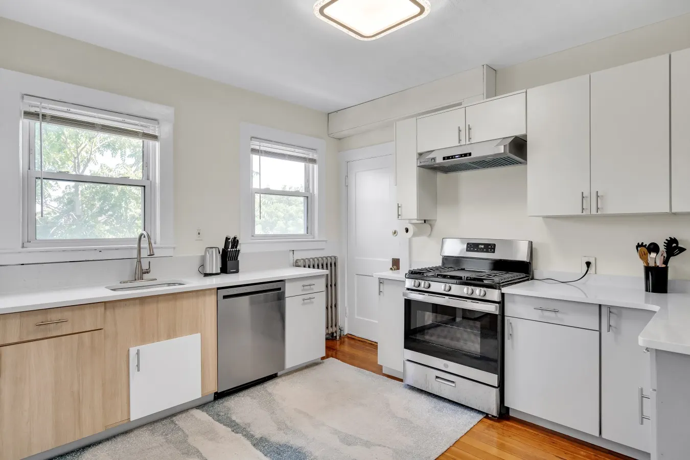 Sunny & Spacious 2BR Apartment Near Harvard Long Stays 18